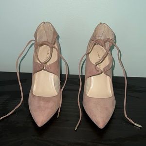 Excellent condition, barely worn Marc Fisher 7.5 4 inch heels in Blush.